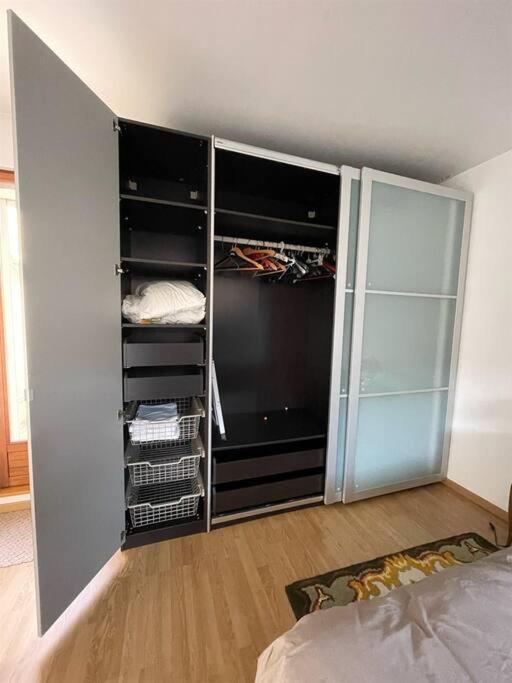 Charming Near Downtown With Garage Amiens