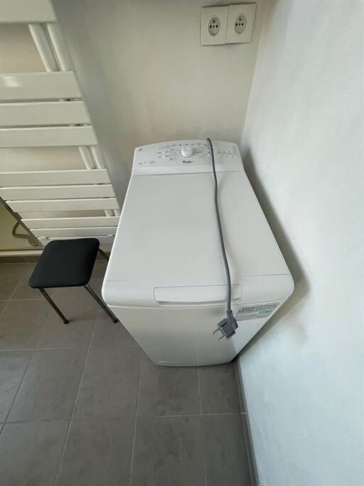 Charming Near Downtown With Garage *