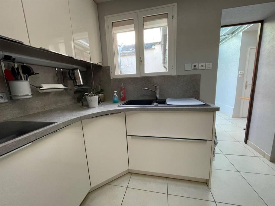 Charming Near Downtown With Garage * Amiens
